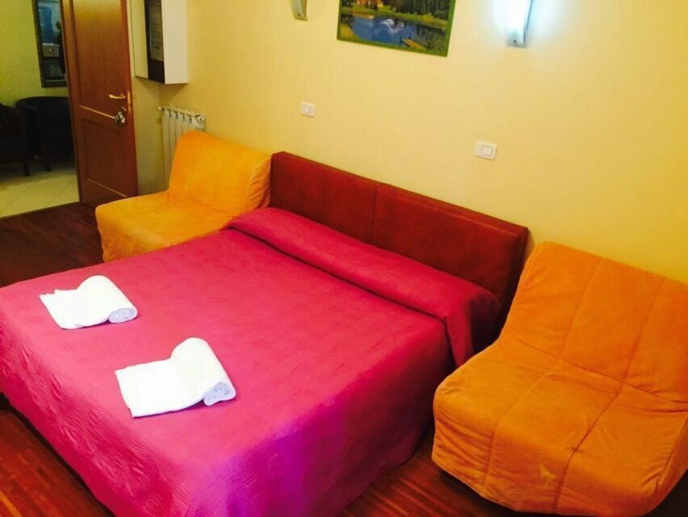 Zhihua Guest House โรม ภายนอก รูปภาพ