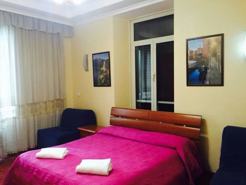 Zhihua Guest House โรม ภายนอก รูปภาพ