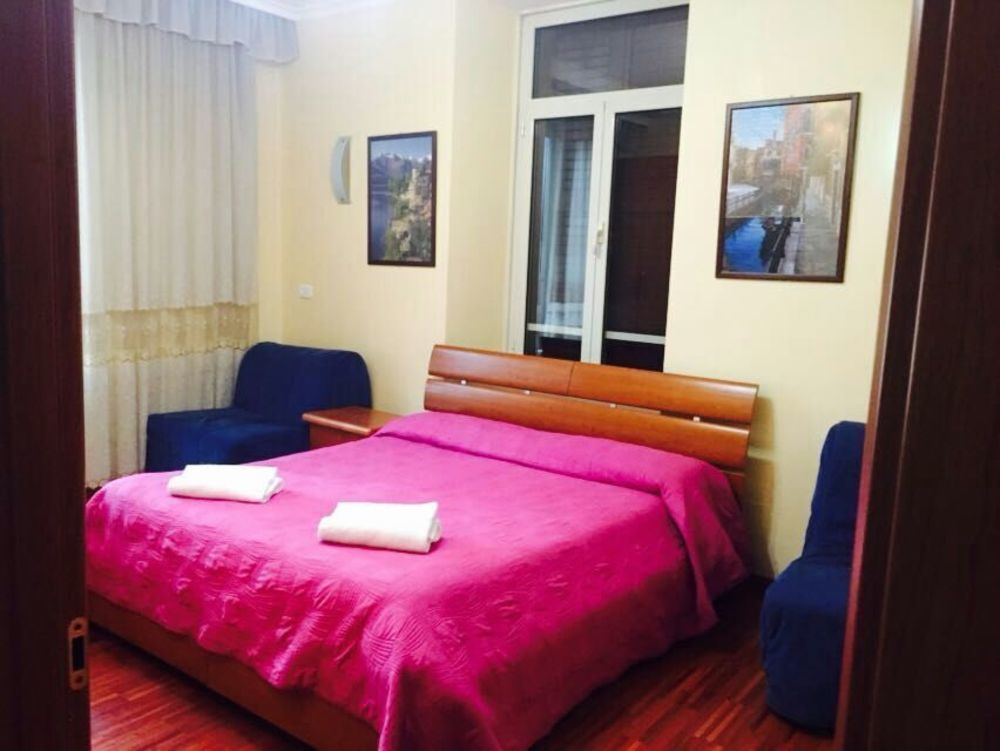 Zhihua Guest House โรม ภายนอก รูปภาพ