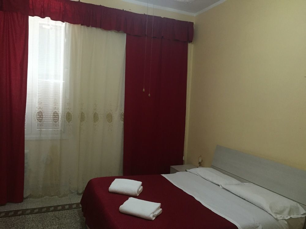 Zhihua Guest House โรม ภายนอก รูปภาพ