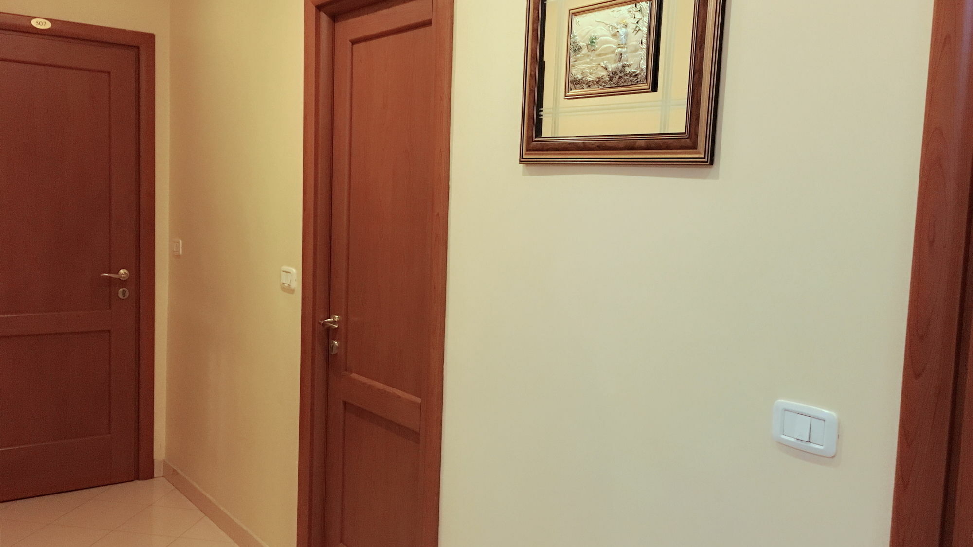 Zhihua Guest House โรม ภายนอก รูปภาพ
