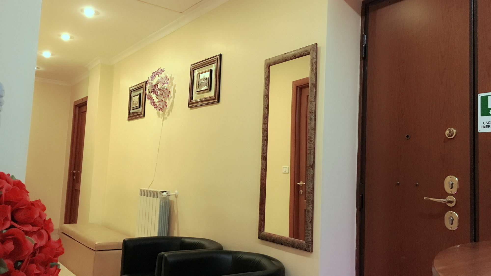 Zhihua Guest House โรม ภายนอก รูปภาพ