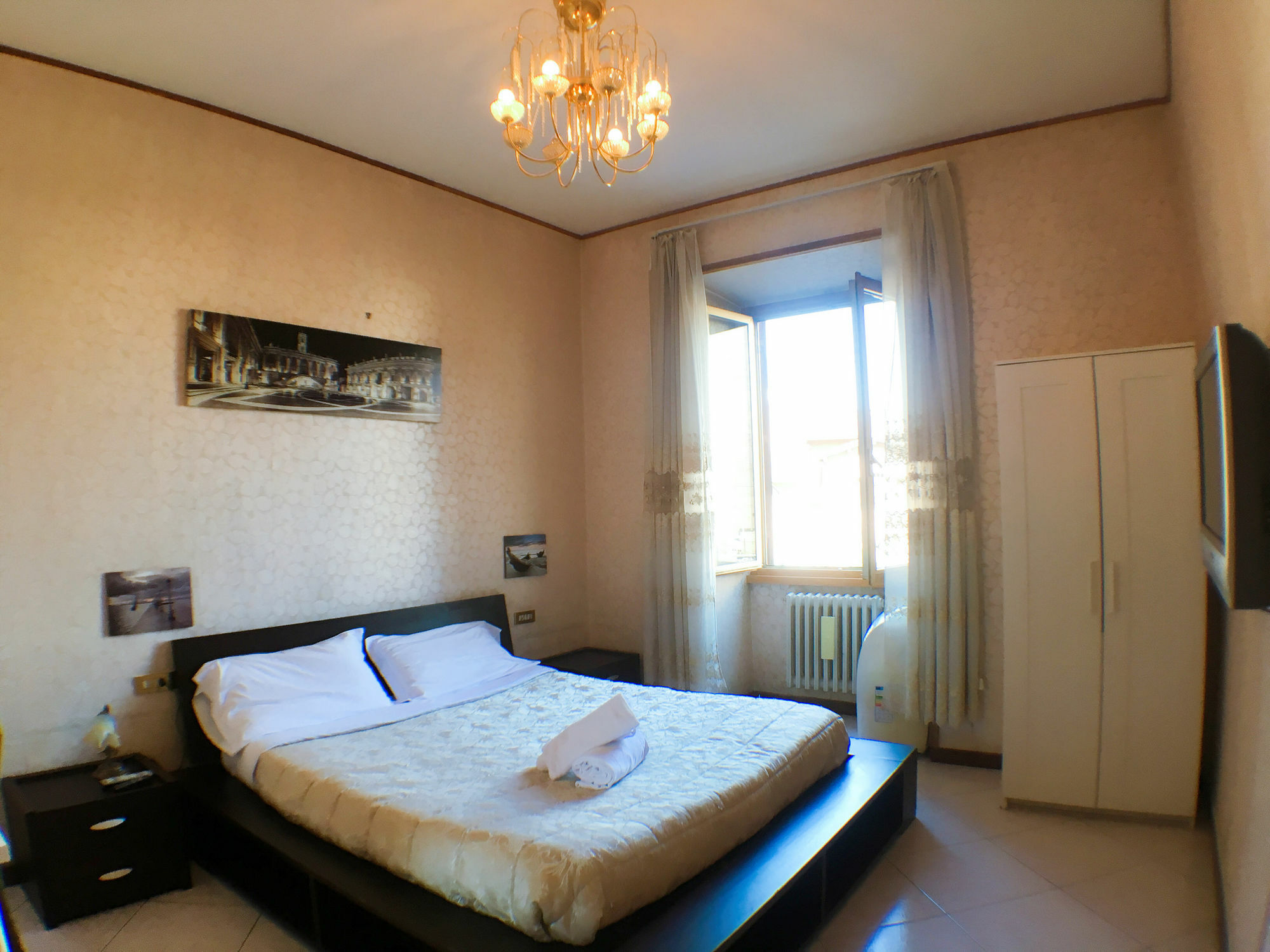 Zhihua Guest House โรม ภายนอก รูปภาพ