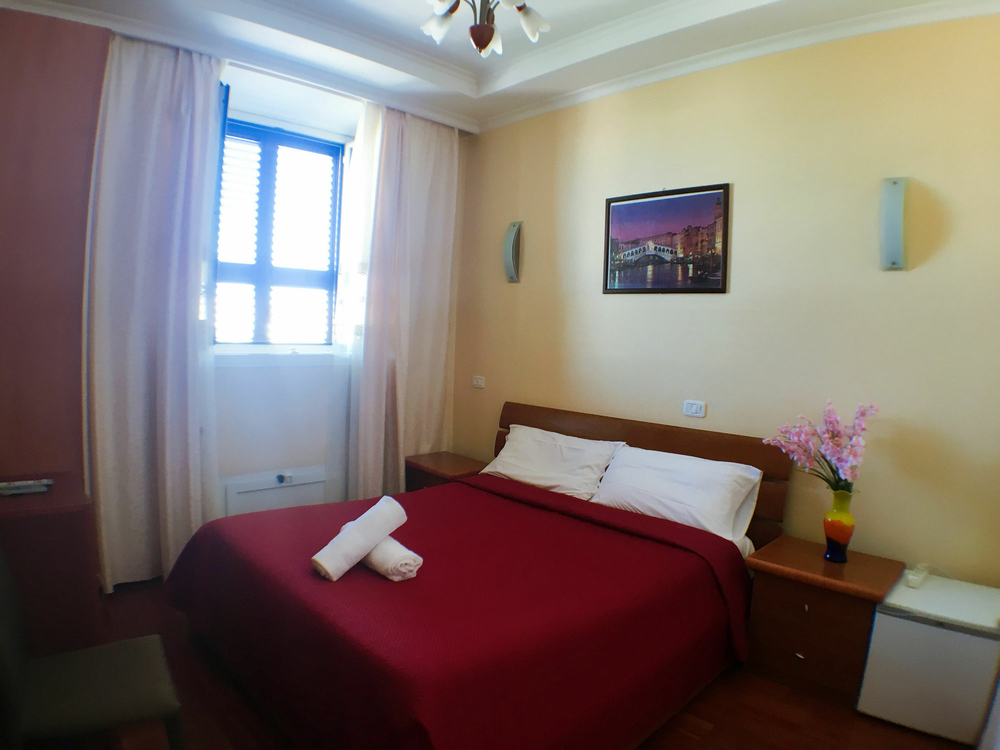 Zhihua Guest House โรม ภายนอก รูปภาพ